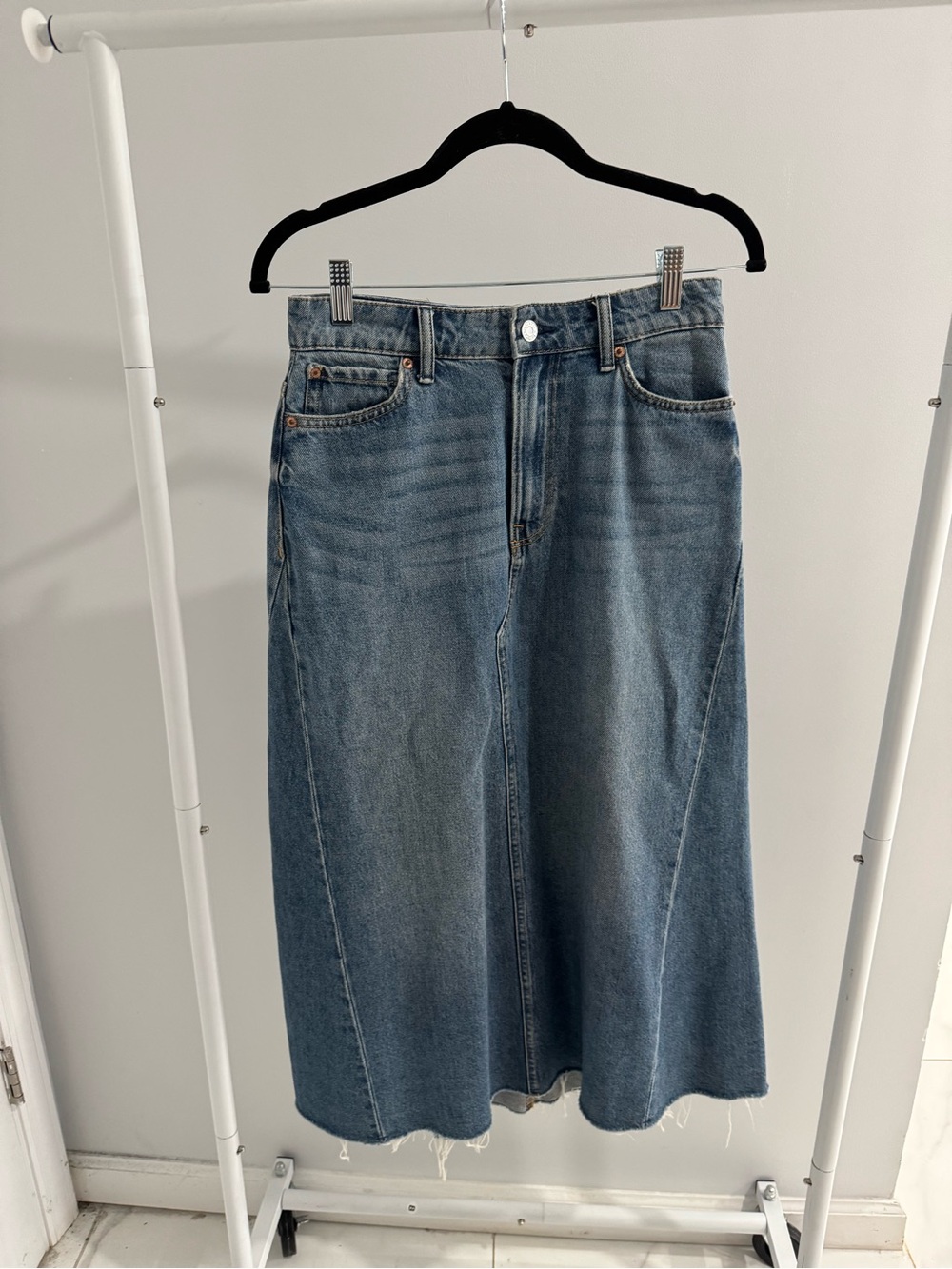 H&M &Denim Blue Denim Light Wash Midi Skirt with Raw Hem size 4